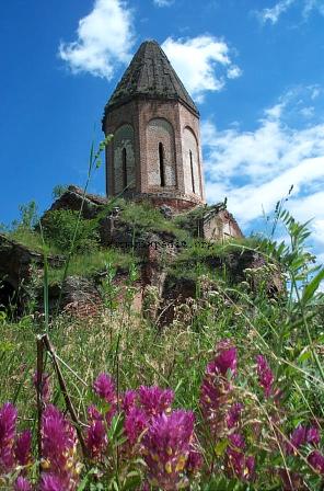Kirants_monastery_flowers-dcp4586.jpg